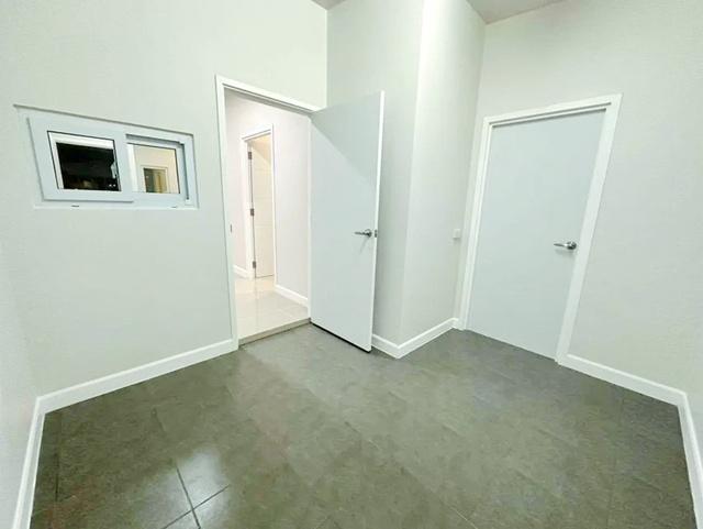 ซ.ไร่ขิง 34-38 ตลาดน้ำดอนหวาย ปั๊มน้ำมันพีที สามพราน4 1.7 กม. ให้เช่าบ้านเดี่ยวมินิมอลชั้นเดียว 27 ตร.วา.2 นอน 1 น้ำ พร้ 8