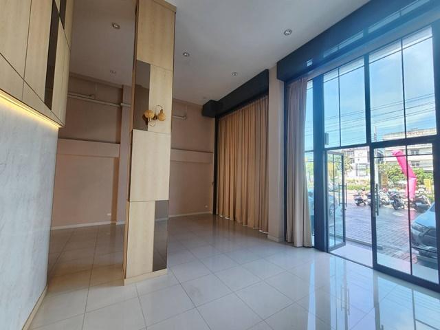 อ่อนนุช-พัฒนา BTS สีเหลือง ศรีนุช 800 ม.การ ให้เช่าอาคาร 4.5 ชั้น 648 ตร.ม. 58ตร.ว. มีลิฟท์ในตัว Home Office ระดับพรีเมี 2