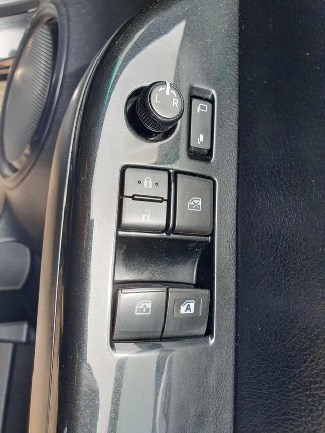 Revo 2.4E ปี2016 6