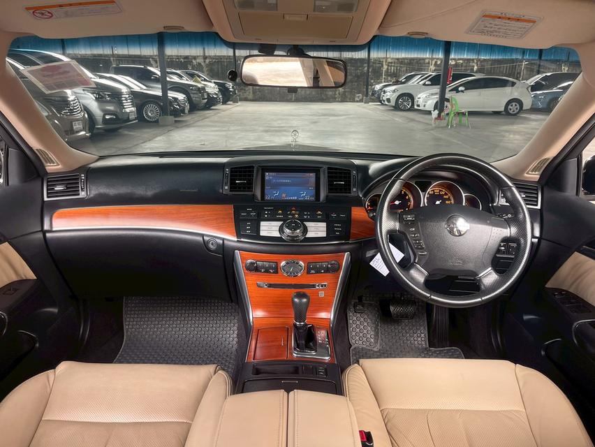 Mitsuoka Galue 2.5 ปี11 11