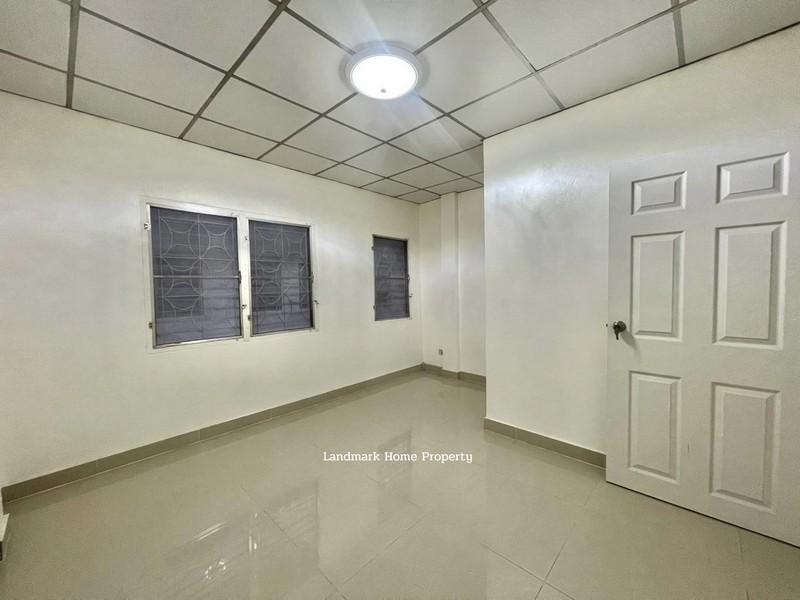 lN-058 ขายทาวน์เฮ้าส์ 2 ชั้น เมืองประชา หทัยราษฎร์ 35 เนื้อที่ 16 ตรว 2นอน 2น้ำ ใกล้ห้างแฟชั่นไอซ์แลนด์ 5