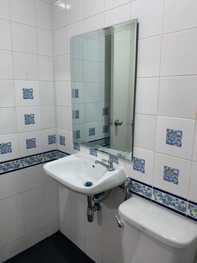 ขาย :ทาวน์เฮาส์ 2.5 ชั้น,เนื้อที่ 18 ตรว. หมู่บ้านเกษราคลาสสิคโฮม ถนนเสรีไทย 81/2  12