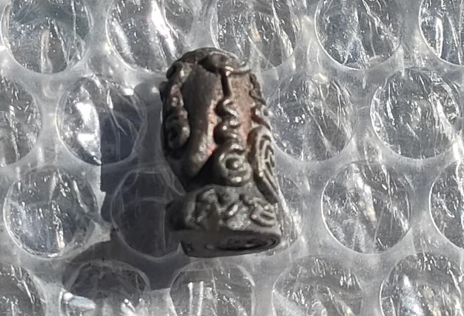 พระกริ่งปิดตามหาลาภ (ปิดตาก็นสิงห์) หลวงพ่อเกษม เขมโก เนื้อนวโลหะ 2518 3