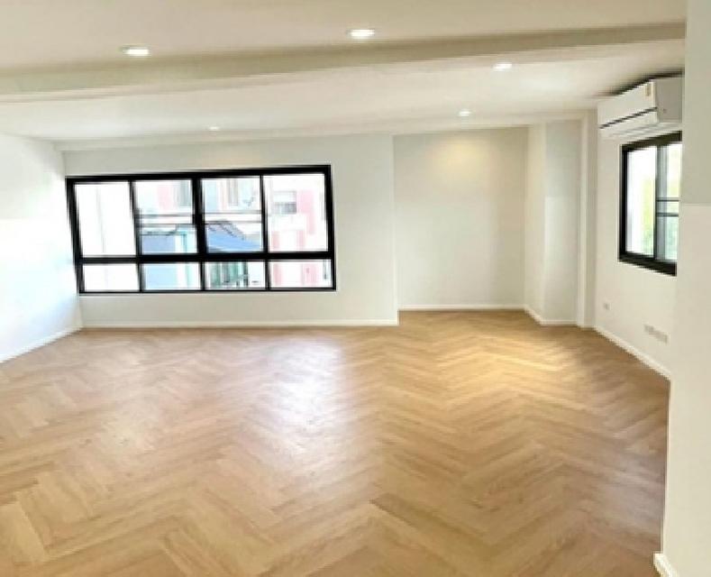 ให้เช่าทาวน์โฮม / Home Office 6 ชั้น พื้นที่ใช้สอย 350 ตารางเมตร ย่านสุขุมวิท 101 ซอยปุณณวิถี 5