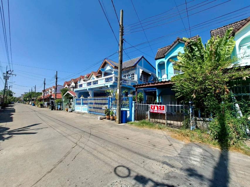 ขาย ทาวน์เฮาส์ หลังมุม บ้านเธียรทอง 2 คลอง 12 หนองจอก 20 ตรว. 2 ห้องนอน 2 ห้องน้ำ ต่อเติมครบครัว โรงจอดรถ ทำเลดี ใกล้ตลา 2