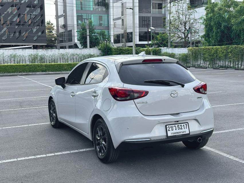 MAZDA 2 1.3 Sport S Leather เกียร์ Auto สีขาวมุกพรีเมียม (Snowflake White Pearl) ปี 2022 แท้ 6
