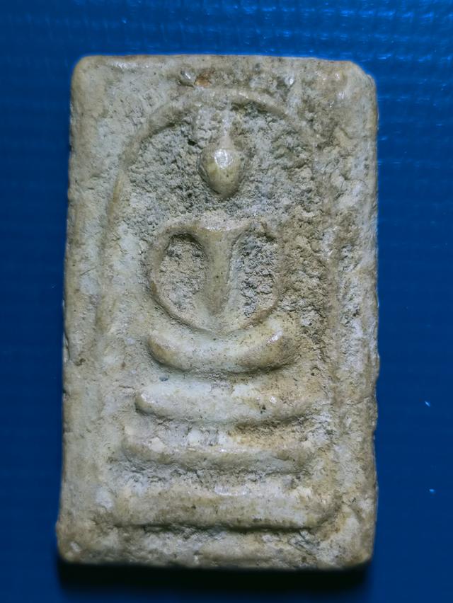 สมเด็จบางขุนพรหม อกครุฑ