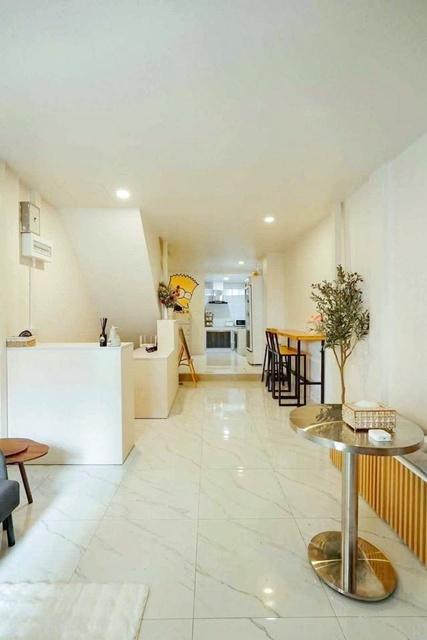 ข้าวสาร 550ม. MRTสามยอด 1.57กม. เยาวราช 3 กม. ให้เช่าตึกแถวโฮสเทล 3 ชั้น 24 ตร.วา. 290 ตร.ม. ตกแต่งพร้อมเฟอร์ฯครบ 4 นอน 2