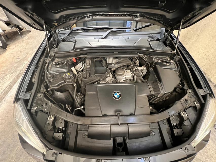 BMW X1 sDrive18i M Sport ปี2015 สีเทา ยาง Runflat ใหม่4เส้นอยู่ในประกัน แอร์เย็นฉ่ำอยู่ในประกัน 6