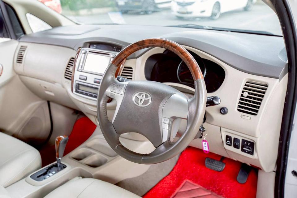 Toyota INNOVA 2.0V AT ปี 2012 สีขาว รุ่นท๊อปสุด 14