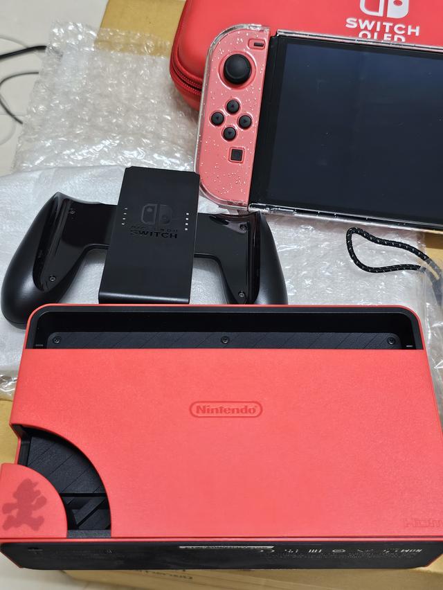 NINTENDO SWITCH OLED  11