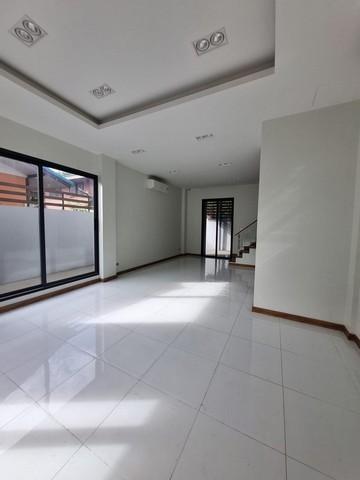 ให้เช่าโฮมออฟฟิศ โครงการJW URBAN HOME OFFICE สรงประภา-ดอนเมือง ย่านถนนสรงประภาทาวโฮมหลังมุม4ชั้นพร้อมลิฟท์แก้วส่วนตัว 2
