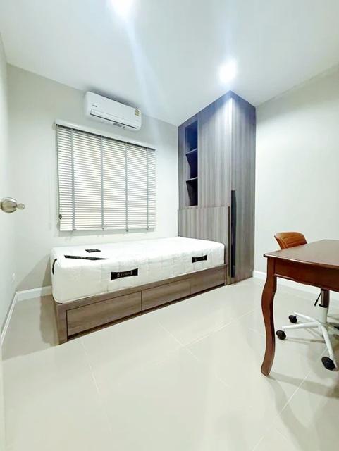 5นอน รร.สารภีพิทยาคม 2.5 กม. ให้เช่าบ้านเดี่ยว 2 ชั้น จัดเต็มเฟอร์ฯ เครื่องใช้ไฟฟ้า 3 น้ำ 100 ตร.วา. 200 ตร.ม. ตลาดยางเน 6