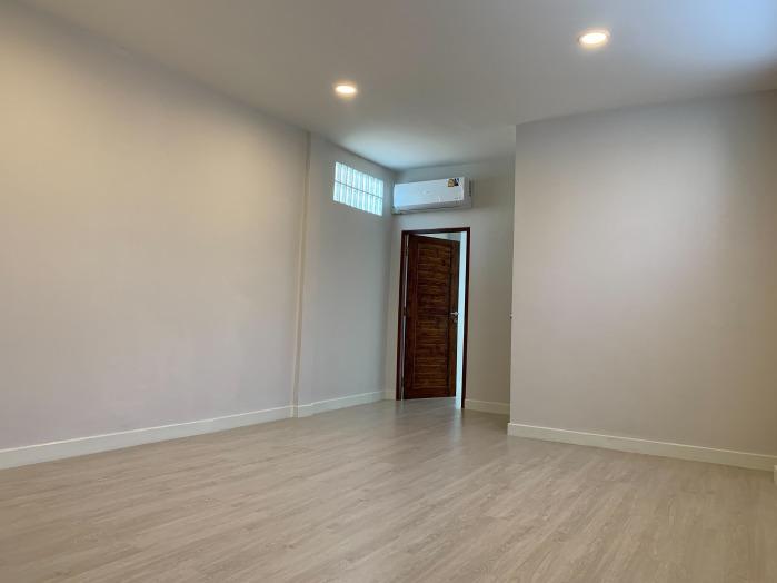 🏡💖 ขาย/ให้เช่าด่วน! ทาวน์เฮ้าส์ 2.5 ชั้น ซอยจิ๊ปดำริห์ ดินแดง (รีโนเวทใหม่หมด) ใกล้ MRT สุทธิสาร 🚆 7