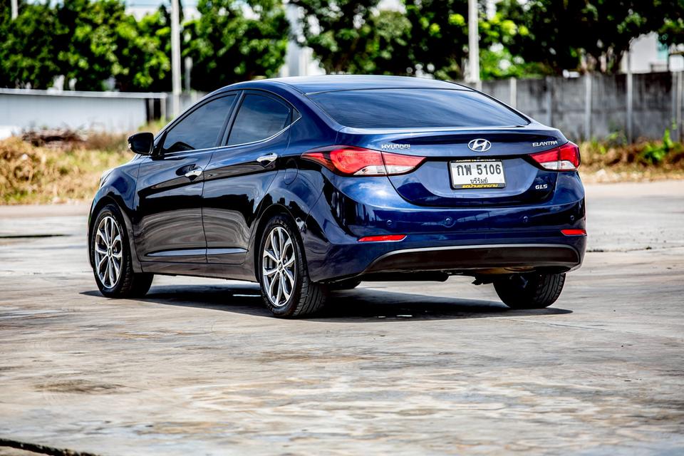 Hyundai Elantra 1.8 รุ่นท๊อป ปุ่มสตาท์ ปี 2015 สีน้ำเงิน เกียร์ออโต้   8