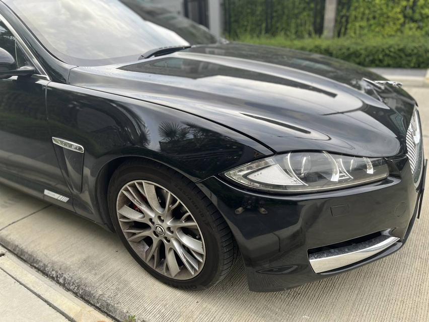 Jaguar สีดำ Xf 2.2 ปี 2012 8