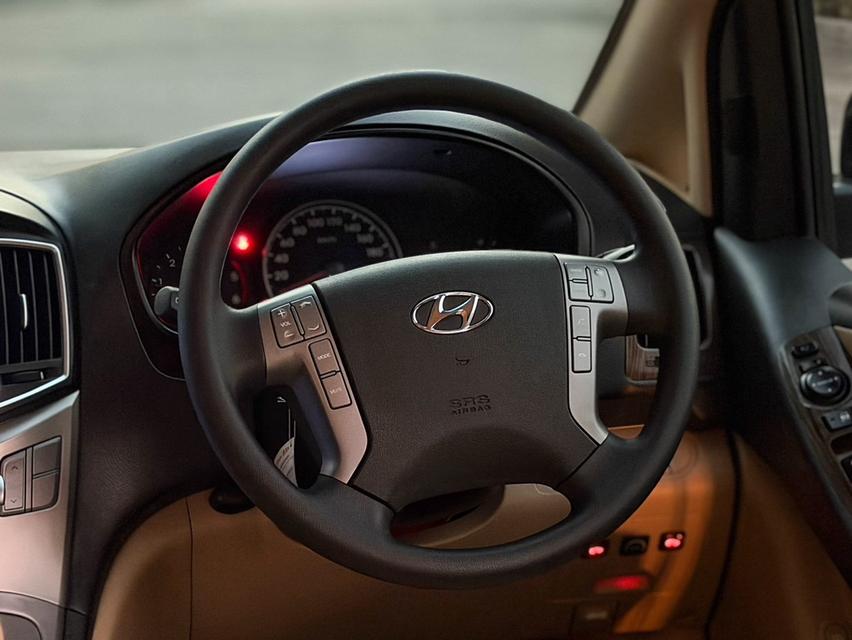 รหัสรถ AVA598 📌 🇰🇷 Hyundai H1 Elite NS ปี 2023 แท้ ใช้น้อย 5 หมื่นโล รูปที่ 9