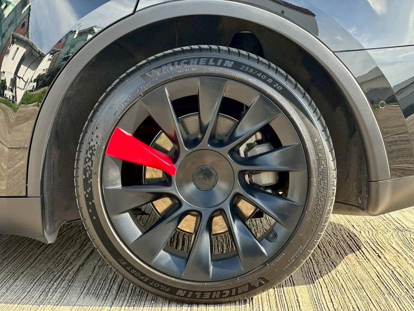 Tesla Model Y Long Range 2023  8