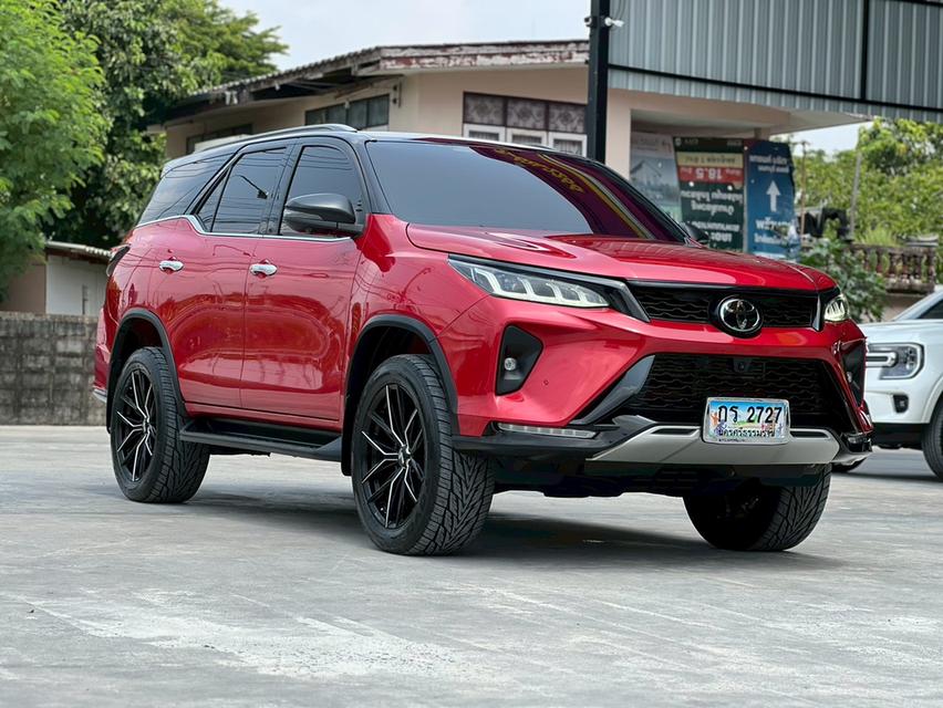 TOYOTA FORTUNER 2.4 LEGENDER BLACK TOP ปี 2022 โฉม ปี15-ปัจจุบัน (ป้ายสลับออก)