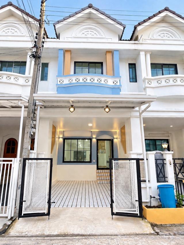 หมู่บ้านนันทนาการ์เด้น บางคูวัด ปทุมธานี ทาวน์เฮาส์ 2 ชั้น  ครึ่ง บ้านเล่นระดับ ห้องโถ่งชั้นล่าง 1