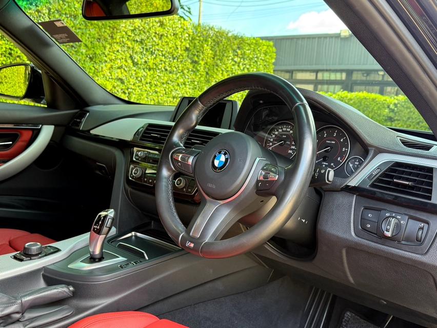2018 BMW 320D M PERFORMANCE รถมือเดียวออกป้ายแดง รถวิ่งน้อย เข้าศูนย์ตามระยะ รถไม่เคยมีอุบัติเหตุครับ 10
