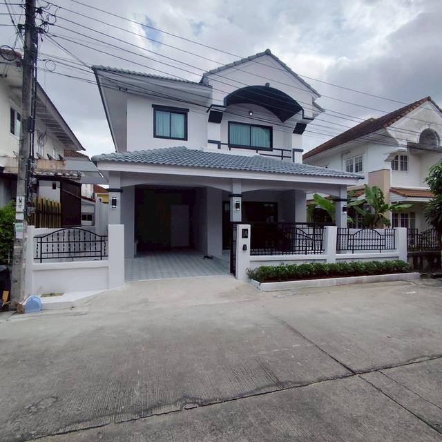 ขายบ้านเดี่ยว หมู่บ้านบุรีรมย์ซาฟารี ถนนเลียบคลองสอง คลอสามวา