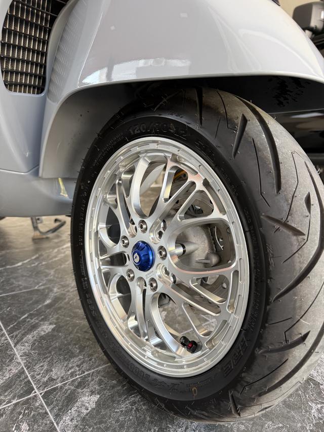 Vespa gts300 supertech2019 รูปที่ 5