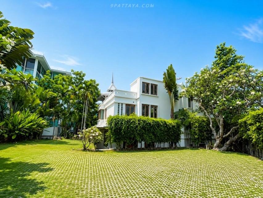 For Sale / Rent — Ultra Luxury Private Beachfront Villa, Wongamat North PattayaA rare private beachfront residence Wongamat Beach, North Pattaya 6