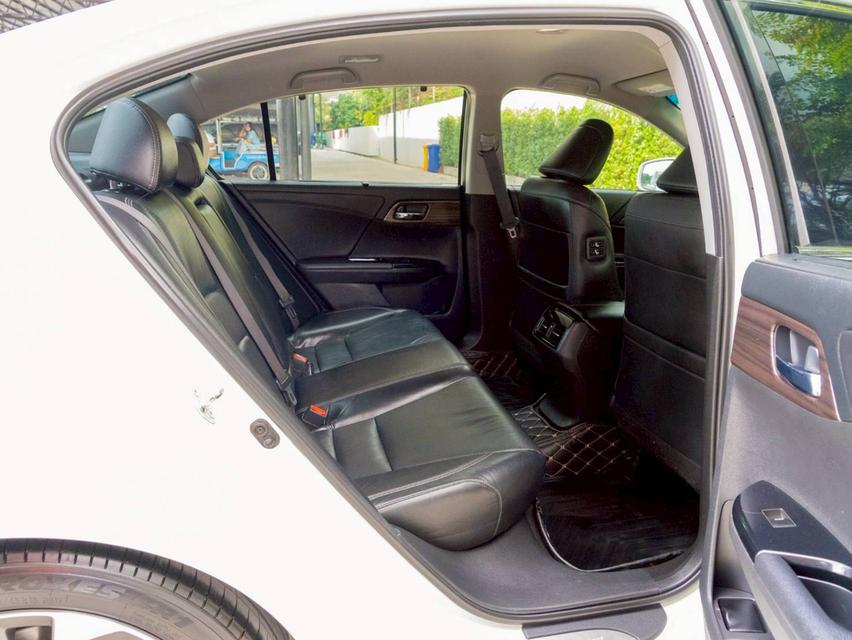 Honda Accord 2.0EL ปี 2016 ประกันเครื่องเกียร์3ปี / 30,000 km. 6