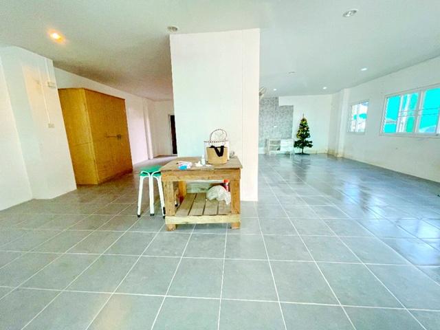 ทาวน์เฮาส์ 3 นอน 2 น้ำ ใกล้ สวนหลวง ร.9 900 ม. 24 ตร.ว.188ตร.ม. หลังหัวมุม เฉลิมพระเกียรติ ร.9 44-52 ประเวศ ใหญ่มาก 2คูห 3