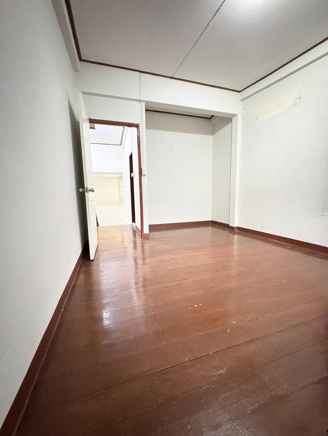 ให้เช่า บ้านเดี่ยว 2 ชั้น ลาดพร้าว 64 | 4 ห้องนอน | เหมาะทำ Home Office / อยู่อาศัย | พื้นที่ 250 ตร.ม. | เข้าออก สุทธิสาร/ลาดพร้าว 80 ได้ 4