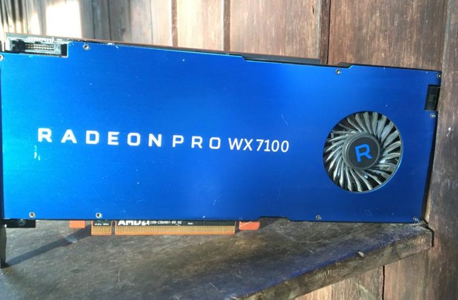 AMD Radeon Pro WX 7100 8GB 1