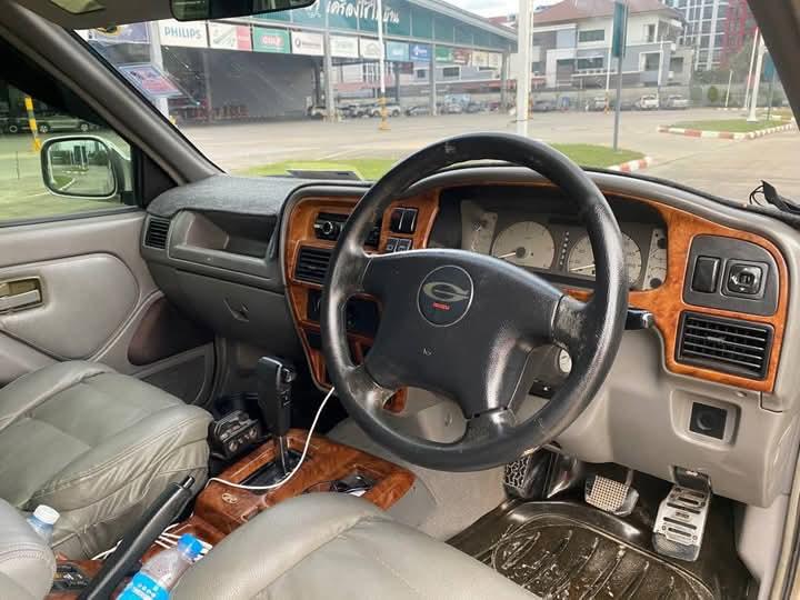 Isuzu Adventure ปี 2002 2