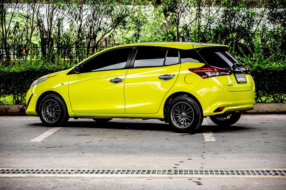 Toyota Yaris Ativ 1.2Entry ปี 2018 สีเหลือง สภาพใหม่มากๆ  9