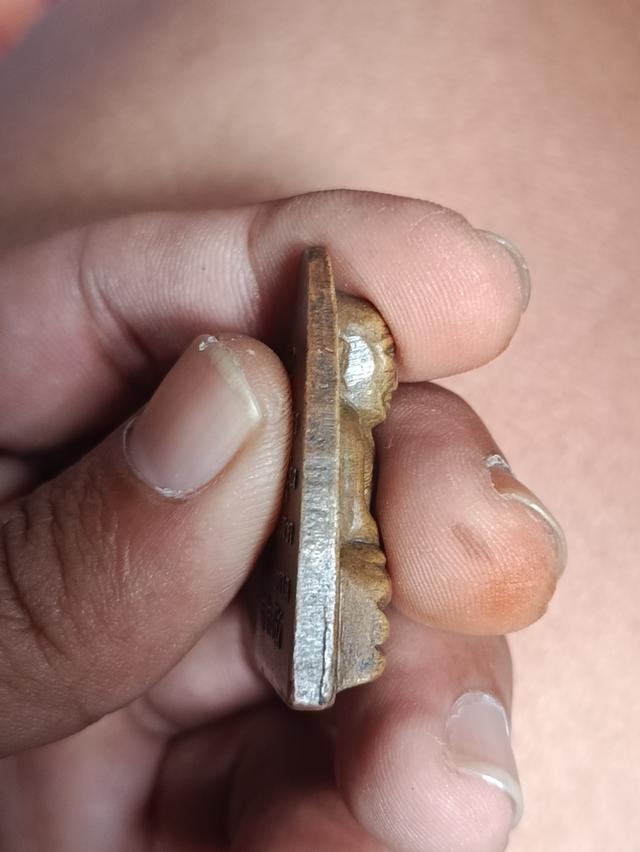 พระเครื่องหลวงปู่ทวด ซึ่งเป็นที่เคารพนับถืออย่างสูงในประเทศไทยในเรื่องพุทธคุณด้านการปกป้องคุ้มครองและแคล้วคลาดจากภยันตราย เชื่อกันว่าพระเครื่องหลวงปู