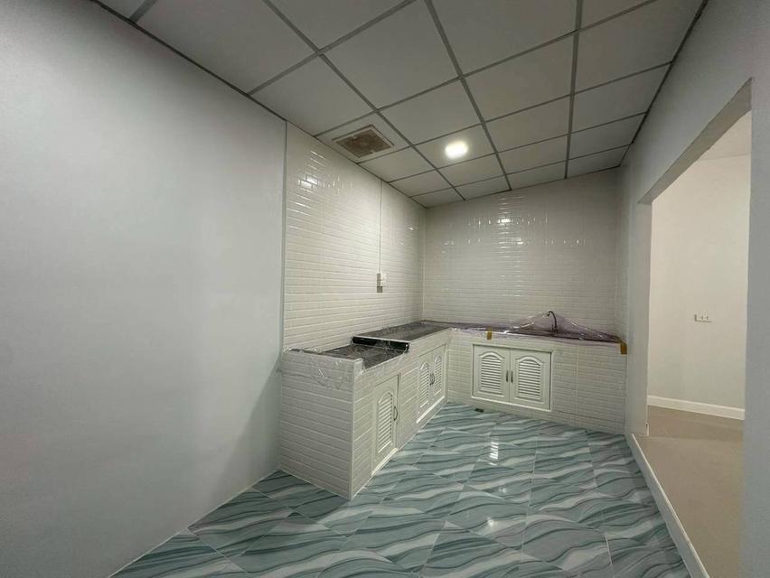 หมู่บ้านเดอะคัลเลอร์ส รังสิต-คลอง 4 ถนนรังสิต – นครนายก ต.ลาดสวาย อ.ลำลูกกา จ.ปทุมธานี 8