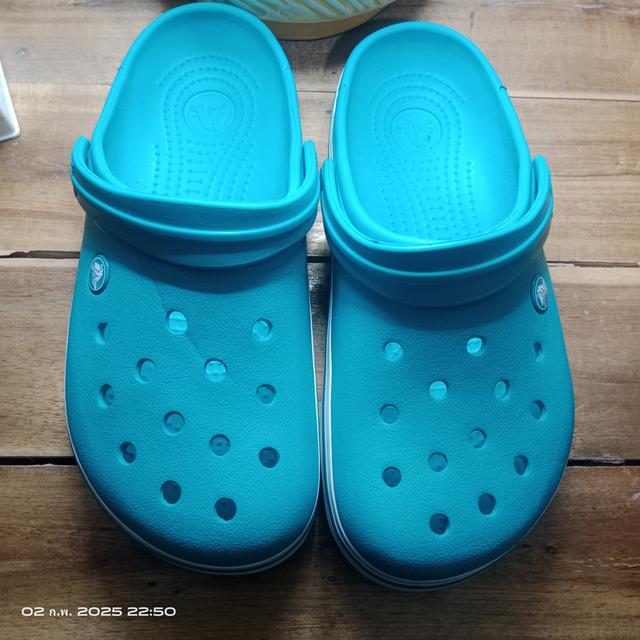 รองเท้า CROCS มือ2 แท้ 100% สีเขียวน้ำทะเล ขนาด M7 หรือ เบอร์ 40 ยาว25-25.5ซม. สภาพเกิน80% ราคา359฿ ค่าส่ง39฿ สอบถามข้อมูลเพิ่มเติม Line : @992pqeqo 7