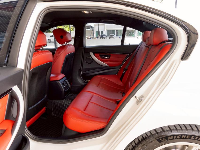 รหัสรถ 12AT8885 BMW 320d 2.0 M Sport(F30) | จดปี : 2019 18