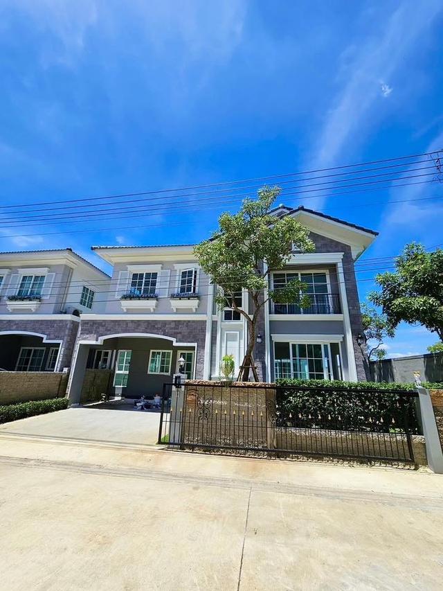 ให้เช่าบ้านเดี่ยวหลังใหญ่ เพรสทีจ ฟิวเจอร์ รังสิต **4 ห้องนอน | 3 ห้องน้ำ | 2 ที่จอดรถ **พื้นที่ใช้สอย 155 ตร.ม. / ที่ดิน 51 ตร.วา **Fully furnished 1