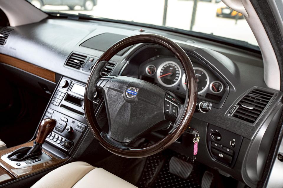 Volvo Xc 90 D5 2.4 ดีเซล AWD เกียร์ออโต้ ปี 2012 สีเทา 7 ที่นั่ง 16