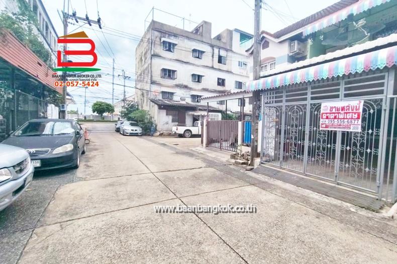 ทาวน์เฮาส์ หมู่บ้าน พนาสนธิ์ 4 เนื้อที่ 16 ตรว. ถนนรามอินทรา แขวงบางชัน เขตคลองสามวา กรุงเทพมหานคร 10