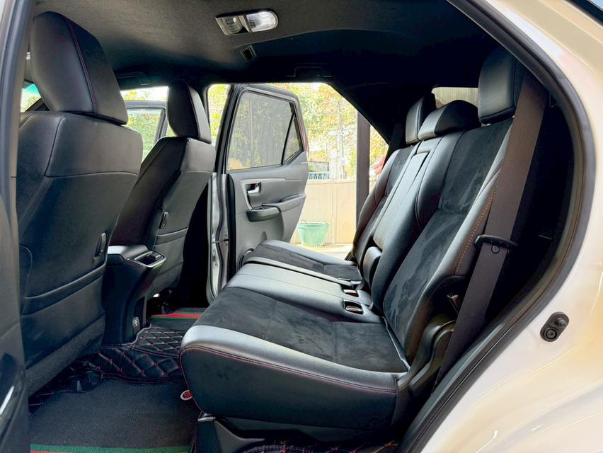 FORTUNER FORTUNER 2.8 GR Sport (Black Top) ปี 2022 รูปที่ 16