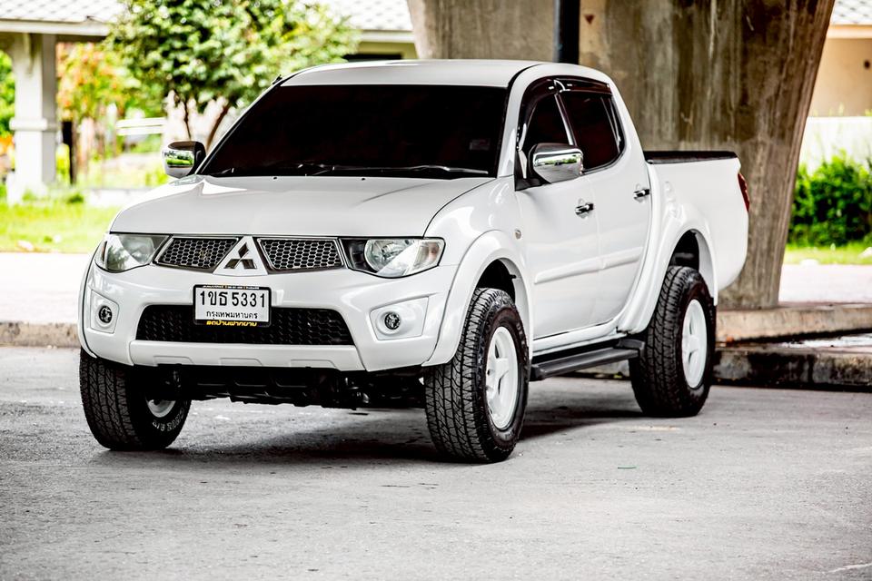 Mitsubishi Triton Plus Double Cab 2.5 Ddi Auto ปี 2012 สีขาว 