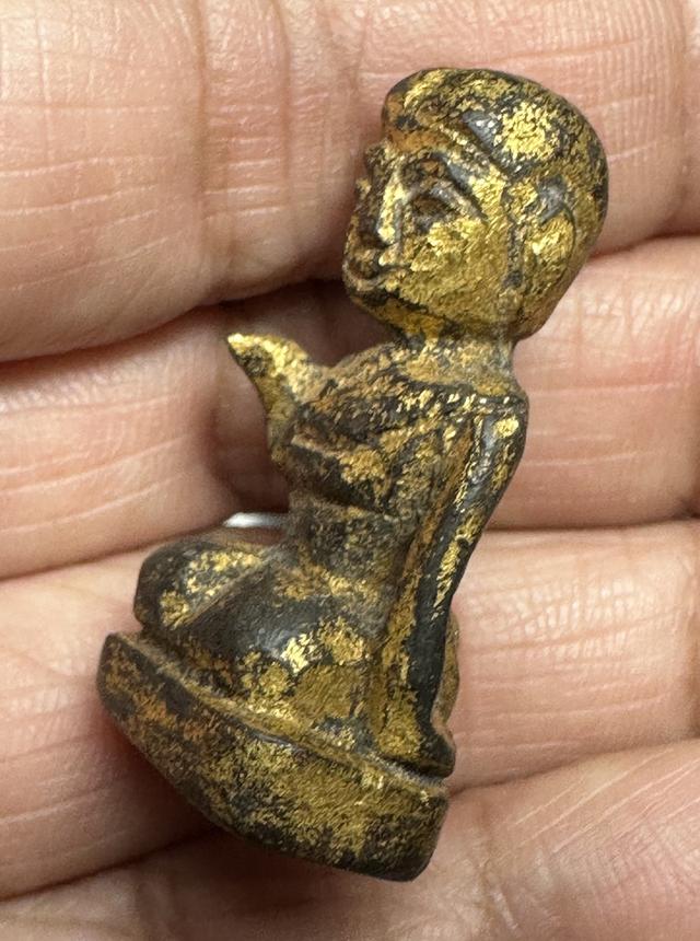 แม่นางกวัก ไม้แกะลงรักทอง ไม่ทราบที่