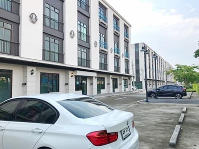 ลาดพร้าว110-114 ออฟฟิศใหม่ ส่วนตัว 4 ชั้น MRT มหาดไทย 1กม. ให้เช่า รามคำแหง 51-57 ย่านธุรกิจ เดอะมอลล์ รามคำแหง 2 2.1 กม 8