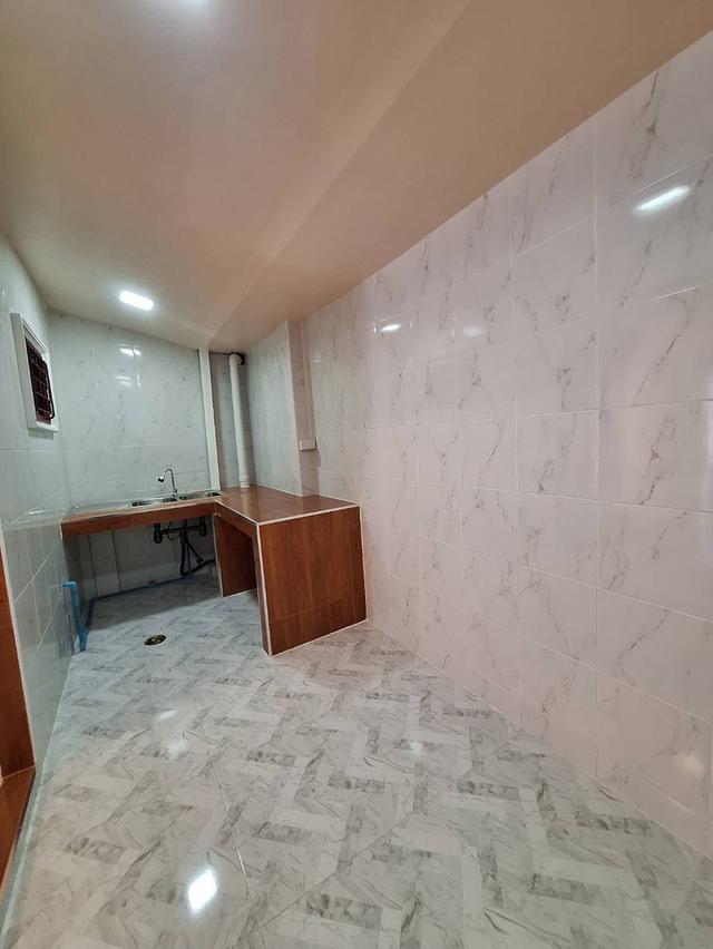 ขายถูก ทาวน์เฮ้าส์ 2 ชั้น ชุมชนประชาสำราญ หนองจอก รีโนเวทใหม่หมดทั้งหลัง 8