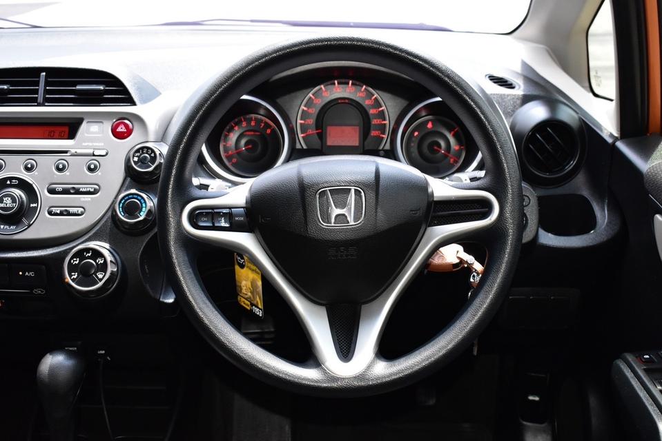 รหัสรถ PB5895 HONDA JAZZ 1.5SV 2011 เบนซิน 18