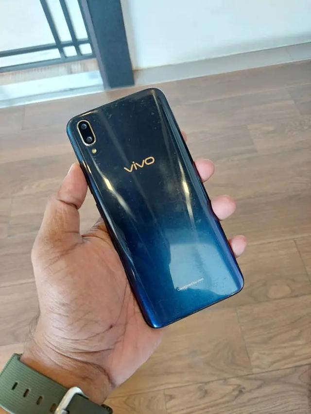 ขายโทรศัพท์ Vivo V11 4