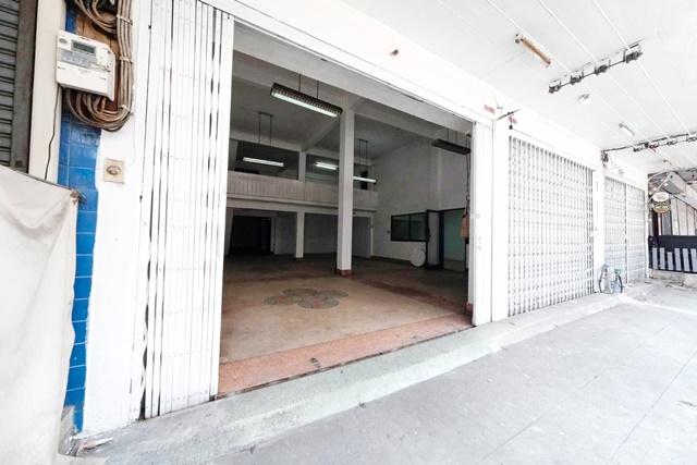 MRT พระราม9 80ม. AIRBNB Central Rama 9 90 ม. ให้เช่าอาคารพาณิชย์ 3 คูหา 70ตร.ว. 4 ชั้น 3 คัน 1060ตรม. 2