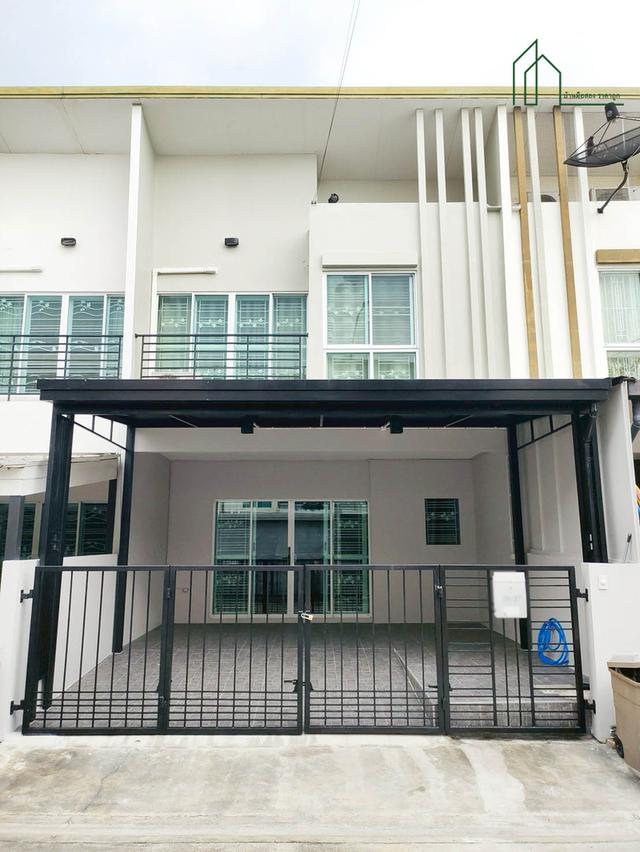 ทาวน์เฮ้าส์ 2 ชั้น ม. ซิตี้เซนส์ บางนา รีโนเวทใหม่ พร้อมอยู่ 